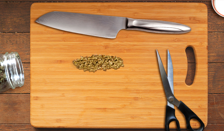 Cannabis zerkleinern ohne Grinder